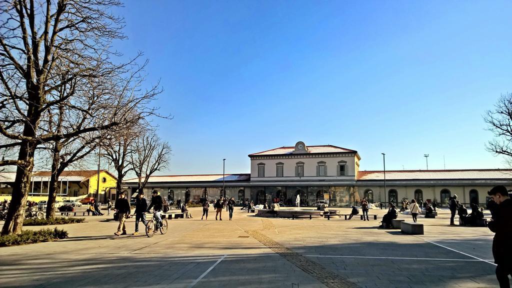 Airport Station Bergamo Hotel Exterior photo